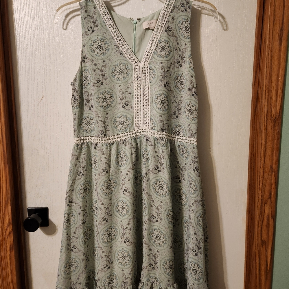 Beautiful Pale Green Dess